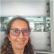 Profesora de Lengua Castellana imparte clases a niños y niñas de todas las edades